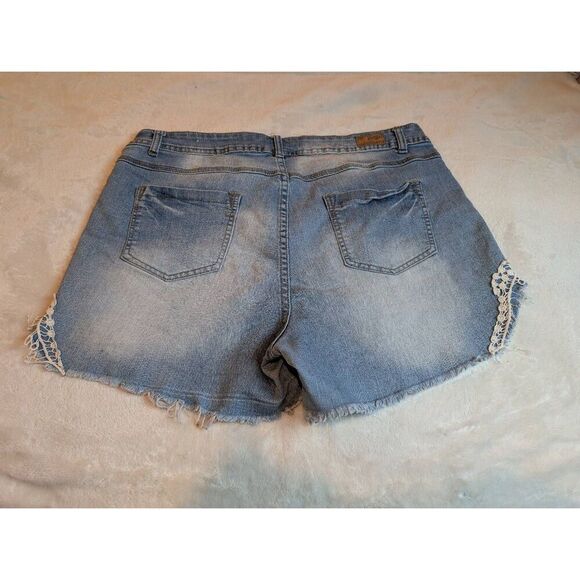 Reign denim shorts size 18 * - Picture 2 of 2